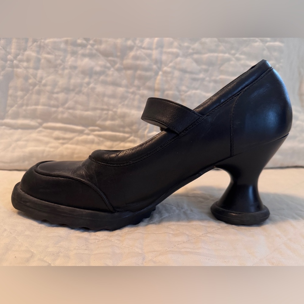 John Fluevog Vintage Mary Jane’s with Buckle - Like New - Picture 8 of 13